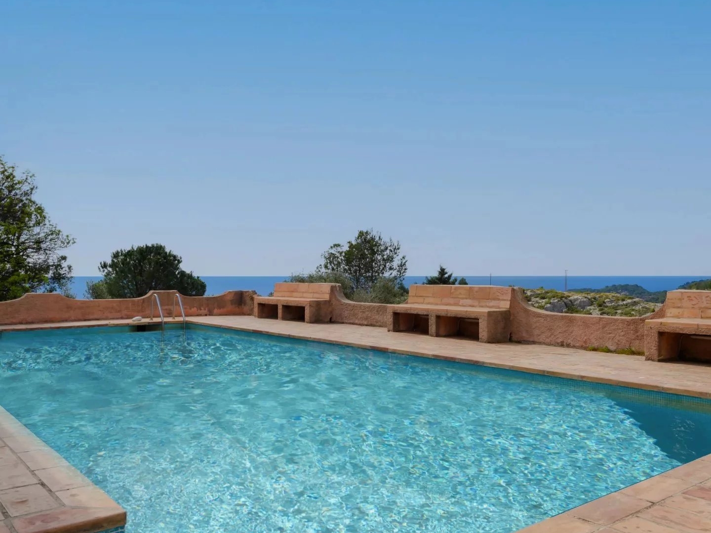 VENTE - CASSIS - MAISON - 4 CHAMBRES - PISCINE - VUE MER ET CALANQUES