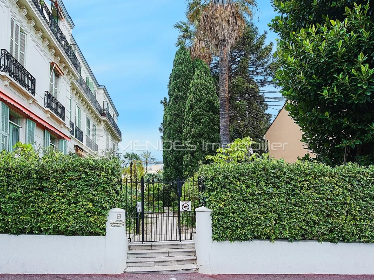 A VENDRE 2 PIECES TRES CHARMANT A MENTON