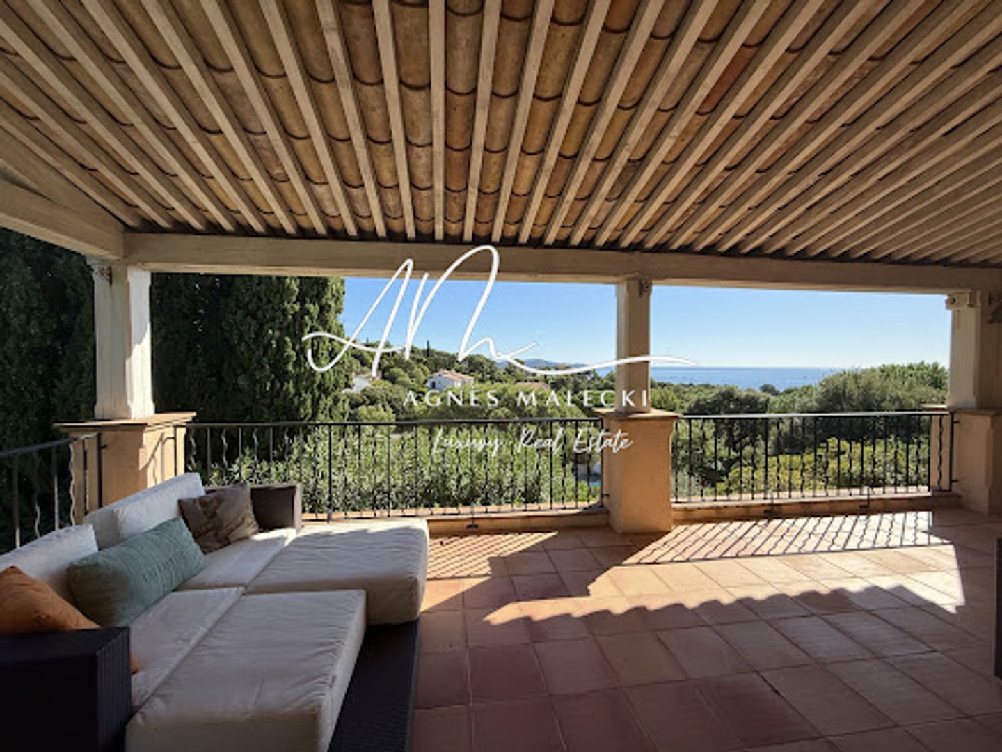 Maison à vendre - 8 pièces - 200m2 - Cavalaire-Sur-Mer (83240)
