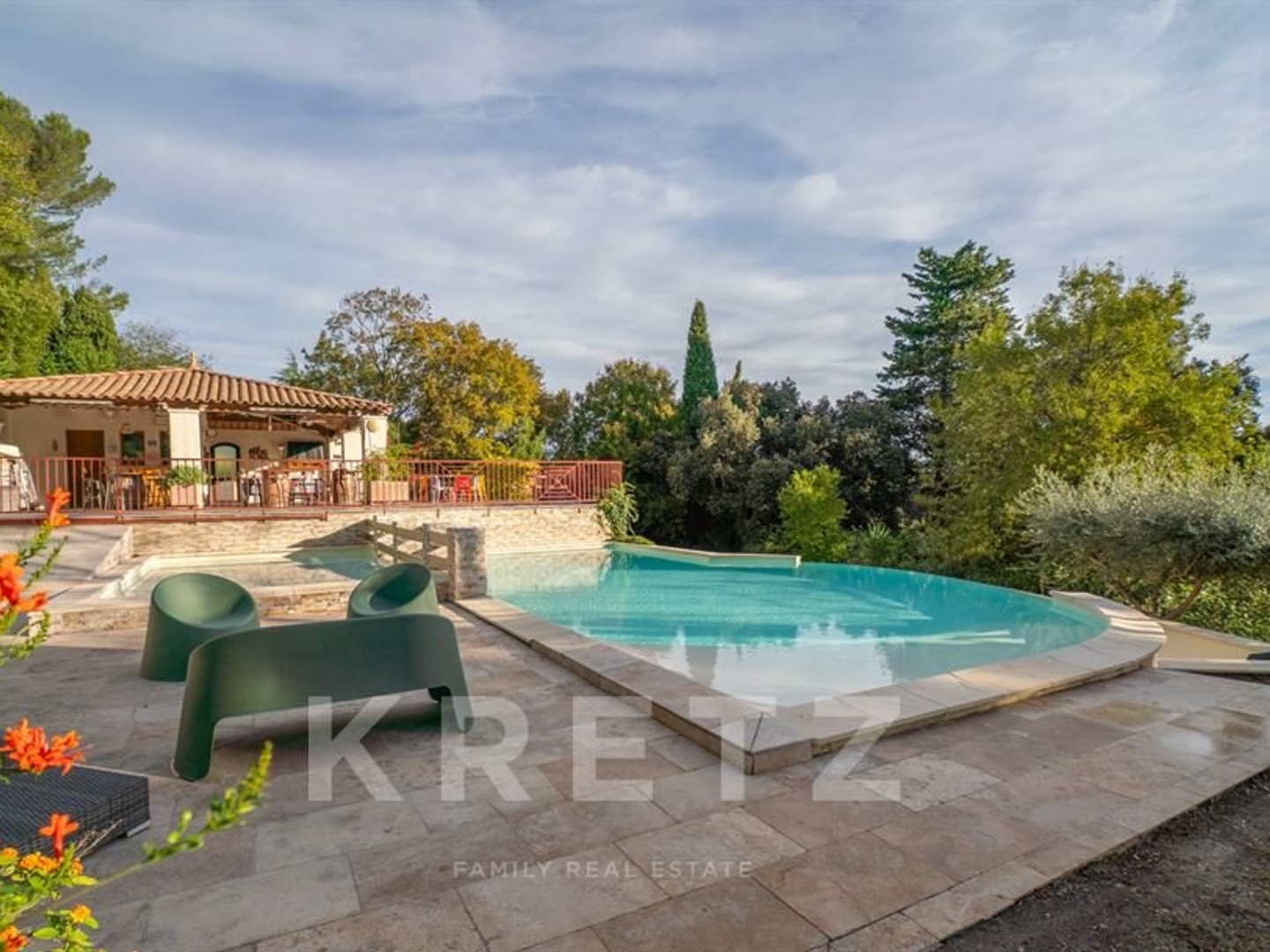 Maison à vendre - 12 pièces - 480m2 - Nîmes (30000)