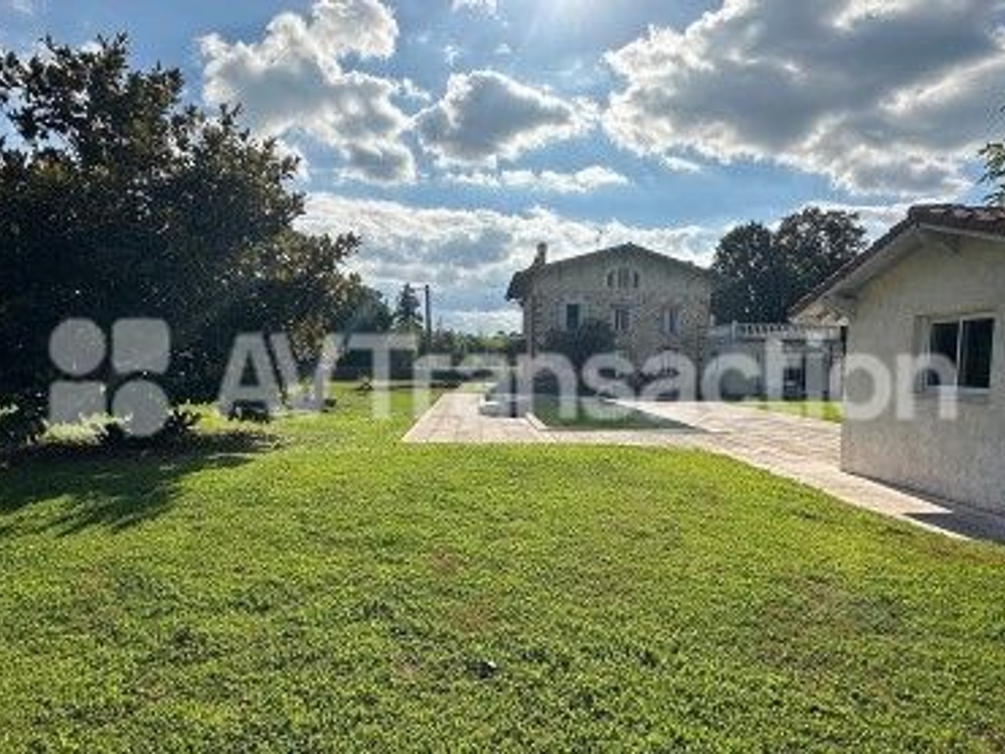 Maison à vendre - 14 pièces - 480m2 - Meilhan (40400)