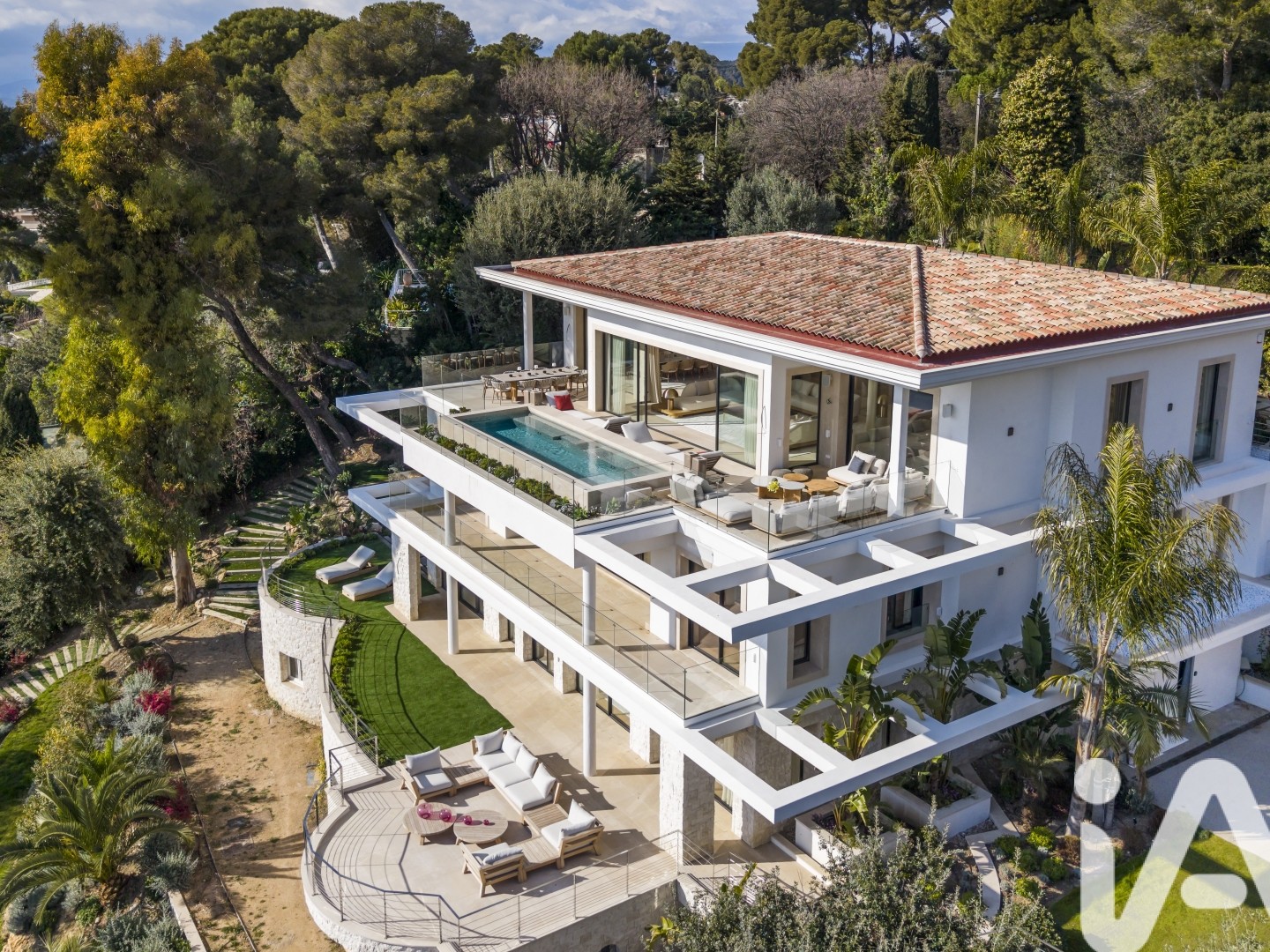 Maison 15 pièces 760 m²