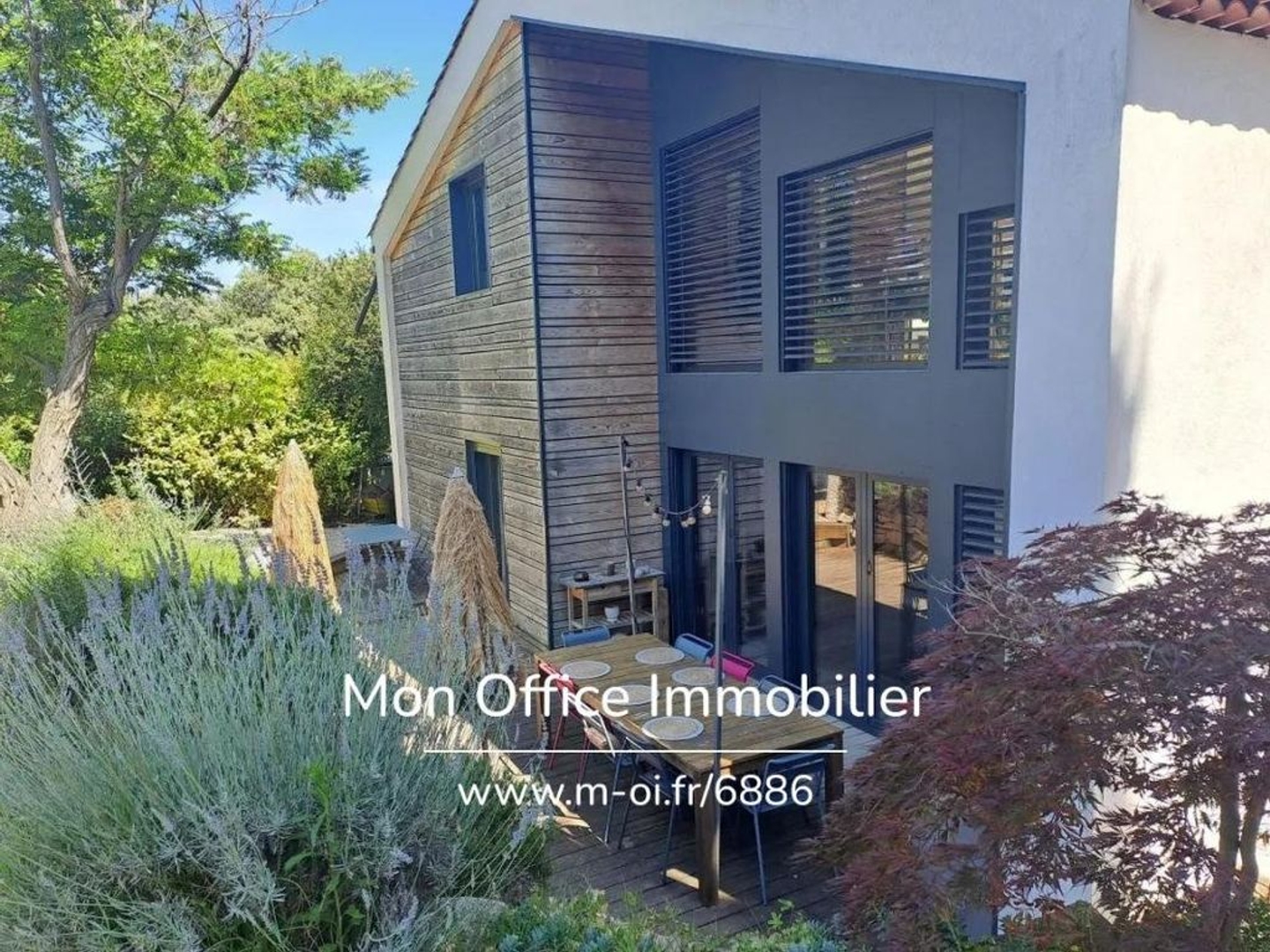 Maison à vendre - 7 pièces - 246m2 - Éguilles (13510)