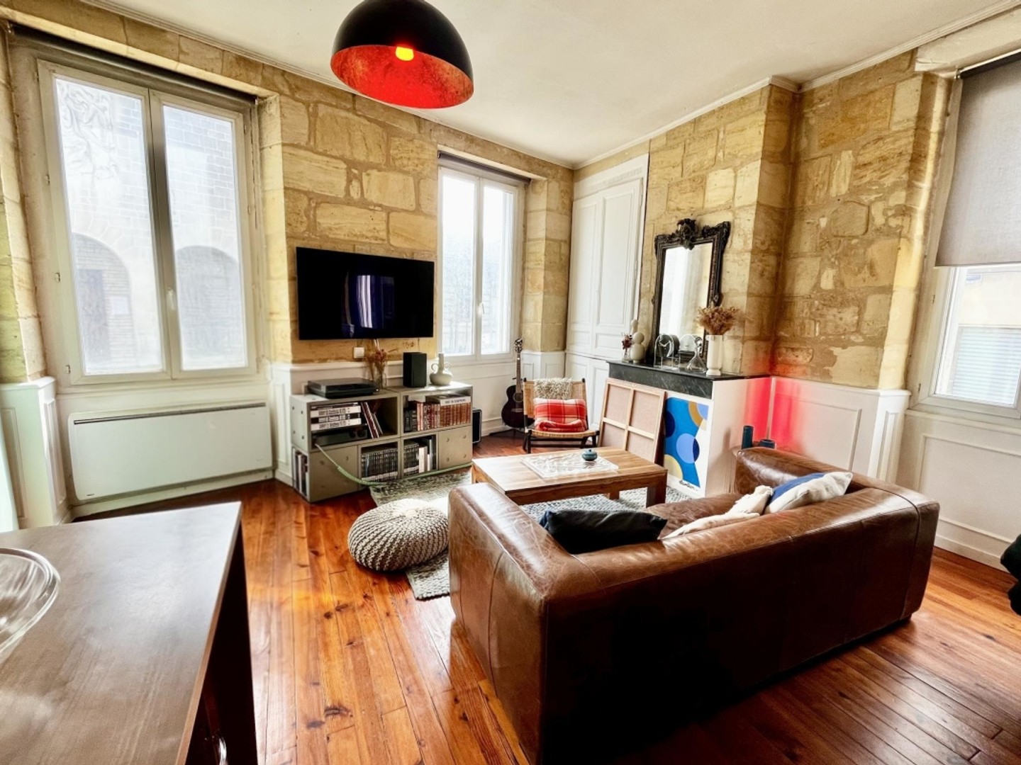 BORDEAUX BARRIERE DE PESSAC : MAGNIFIQUE APPARTEMENT T2 AUX PRESTATIONS ANCIENNES