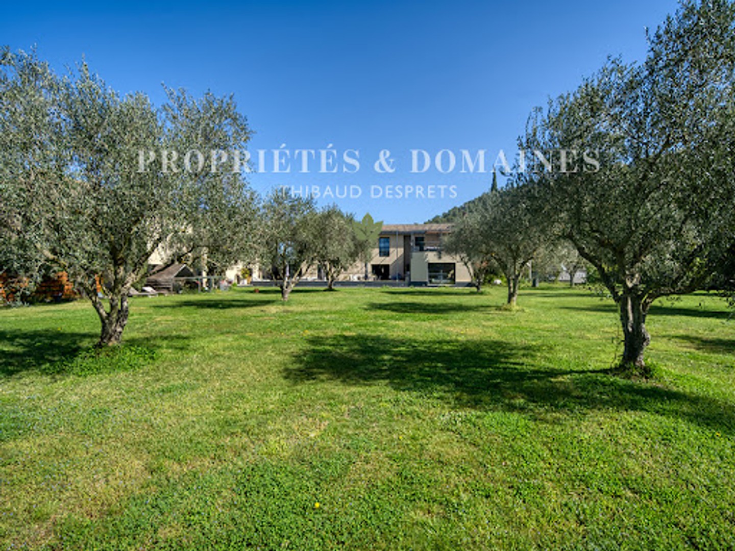 Maison à vendre - 200m2 - Hyères (83400)