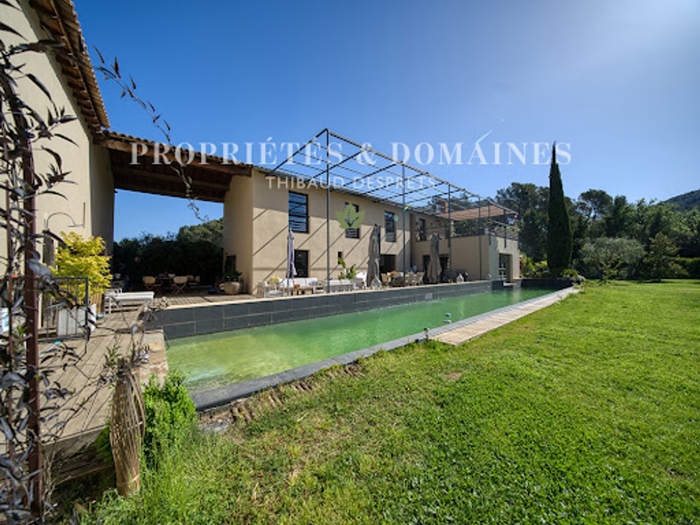 Maison à vendre - 200m2 - Hyères (83400)