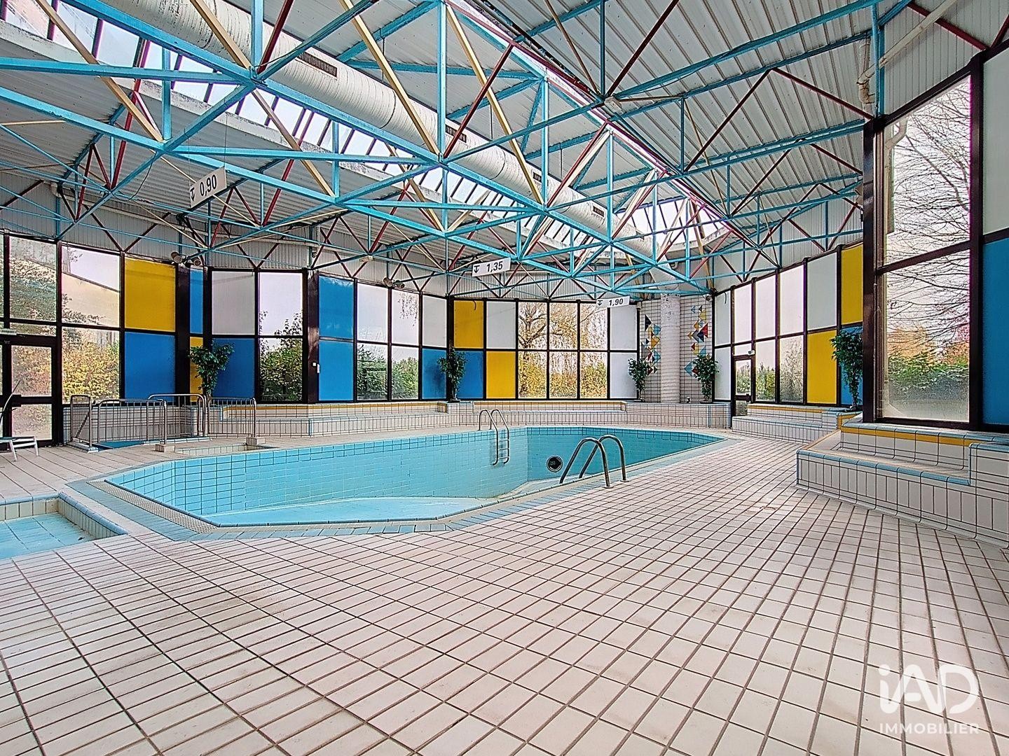 Magasin à vendre - 13000m2 - Pontault-Combault (77340)