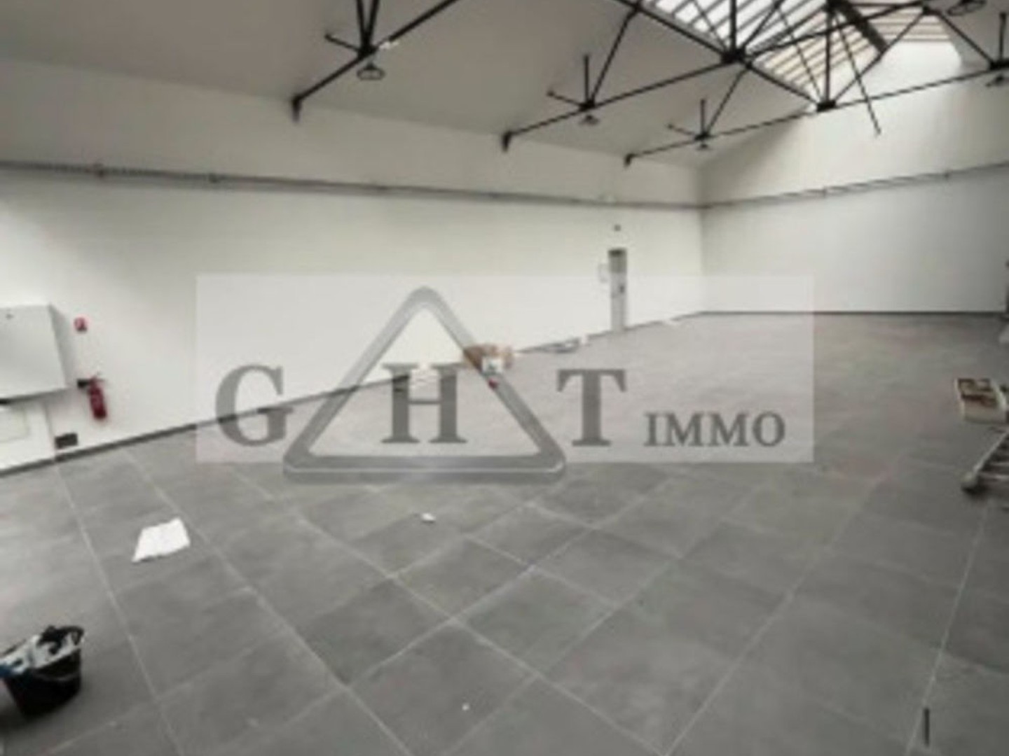 Locaux à vendre - 275m2 - Montreuil (93100)