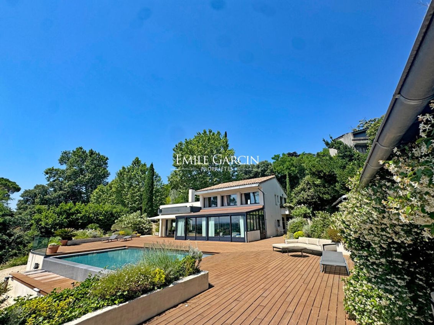 Maison à vendre - 7 pièces - 313m2 - Villeneuve-Lès-Av... (30400)