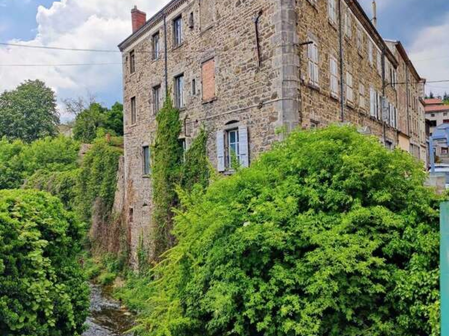 Appartement à vendre - 700m2 - Saint-Julien-Moli... (42220)
