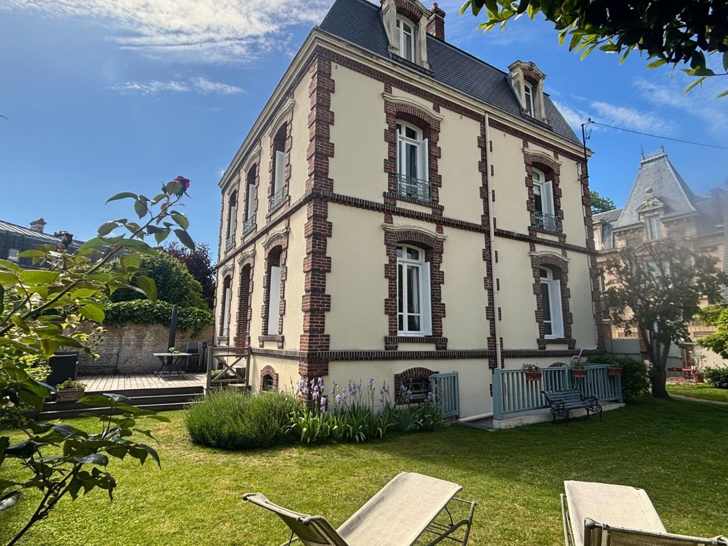 Maison 8 pièces 220 m²