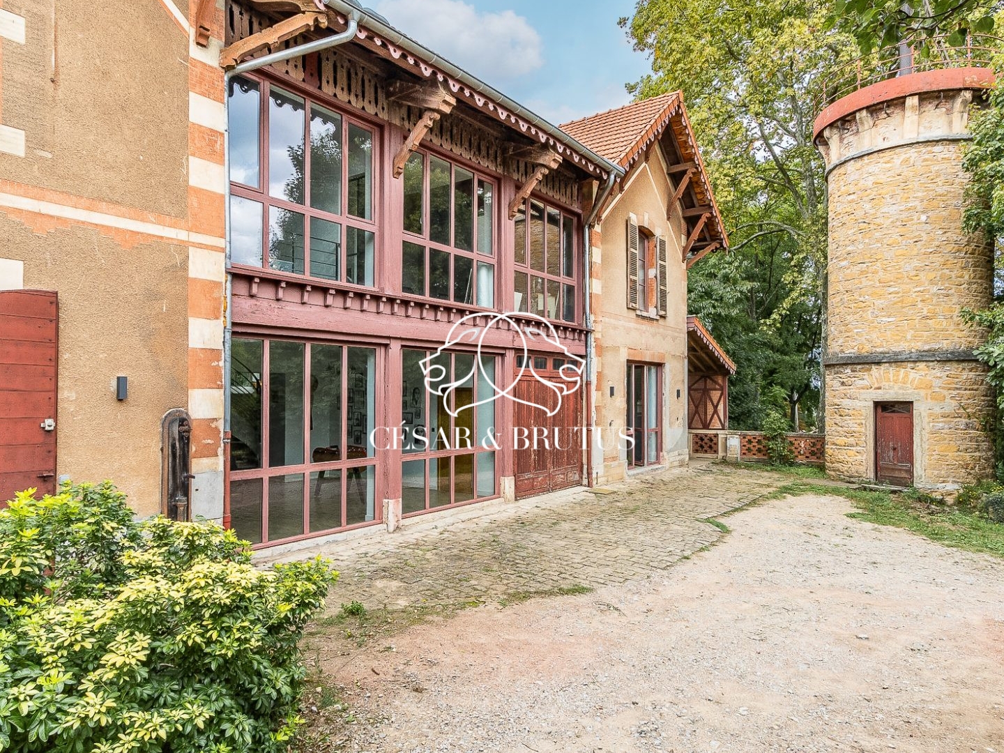 Maison à vendre - 10 pièces - 400m2 - Saint-Germain-Au-... (69650)