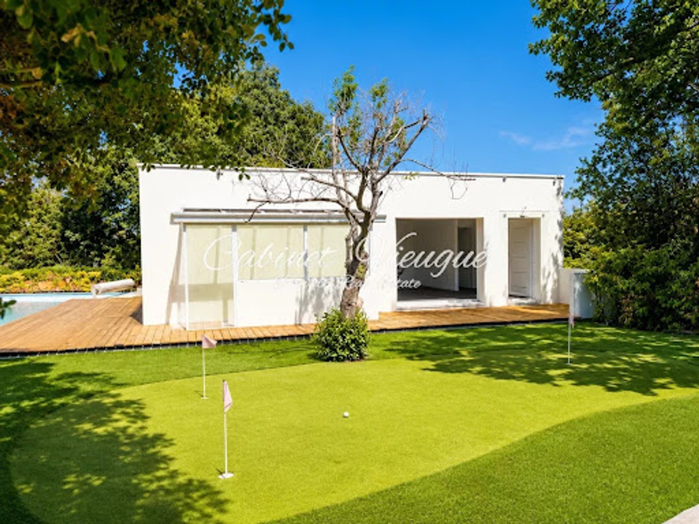 Maison à vendre - 4 pièces - 500m2 - Grimaud (83310)