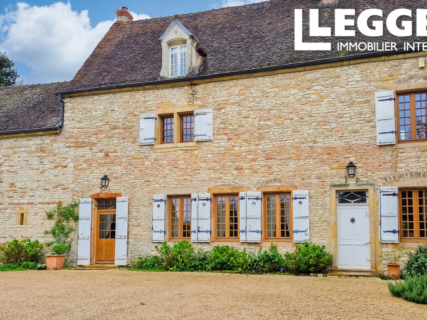 Maison à vendre - 8 pièces - 330m2 - Cormatin (71460)