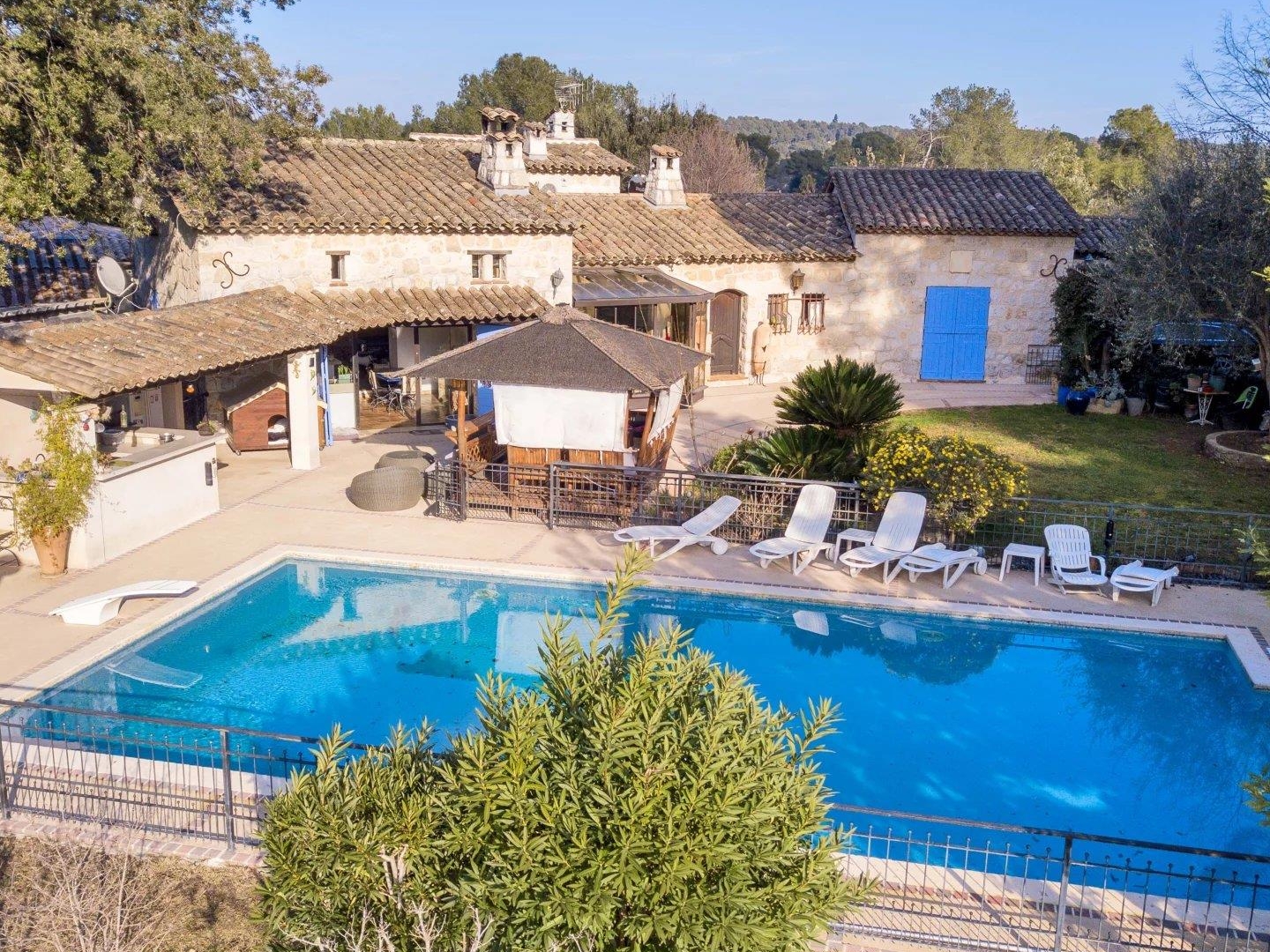 Maison à vendre - 10 pièces - 350m2 - Roquefort-Les-Pins (06330)