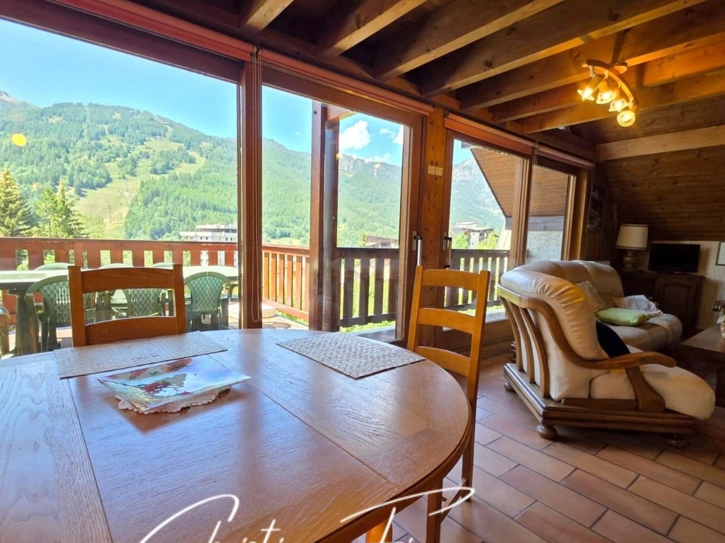 Maison à vendre - 12 pièces - 198m2 - La Salle-Les-Alpes (05240)