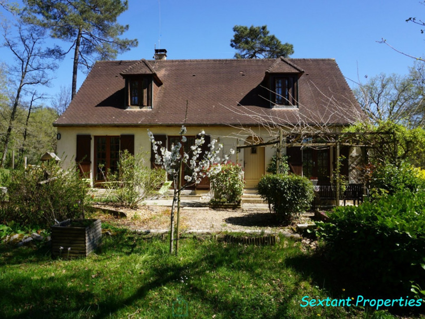 Maison à vendre - 5 pièces - 171m2 - Saint-Romain-Et-S... (24800)
