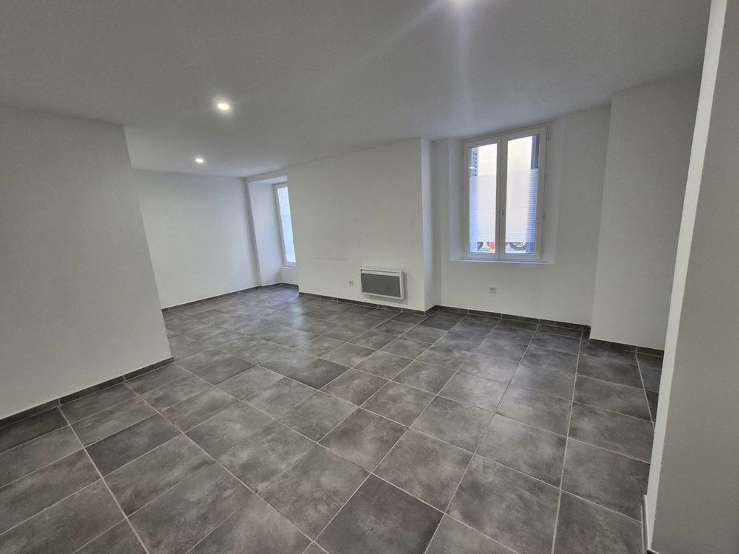 Locaux à vendre - Draguignan (83300)
