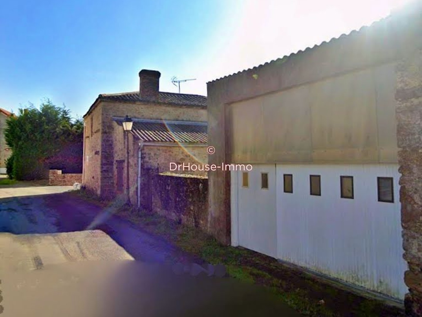 Parking / garage / box à vendre - 50m2 - Sigournais (85110)