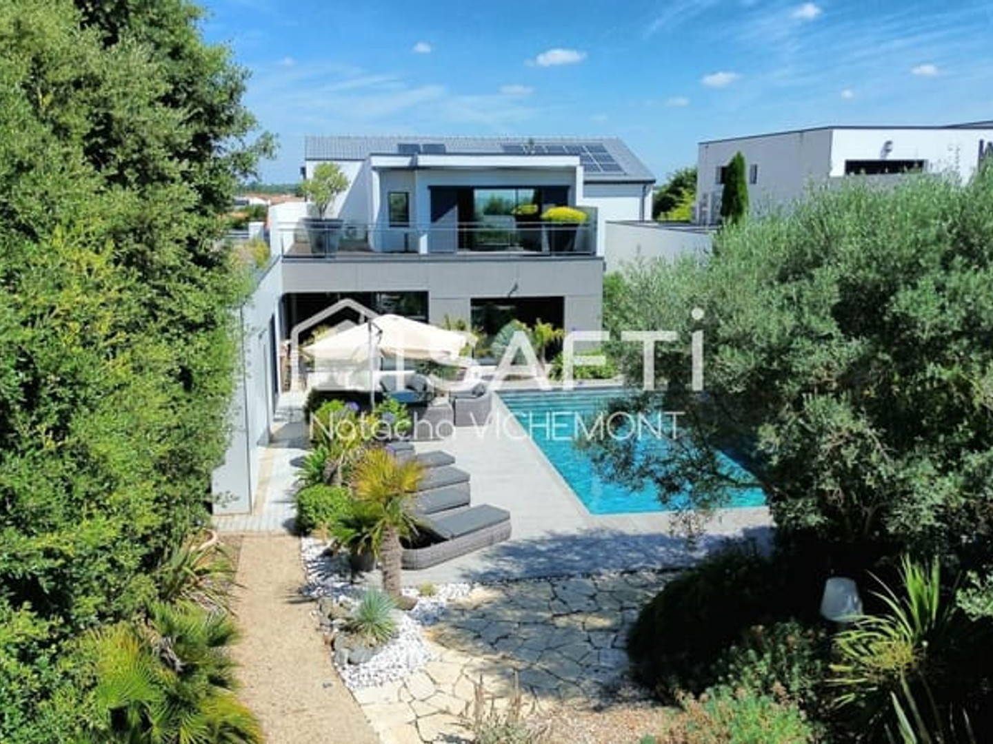 Maison 17 pièces 423 m²