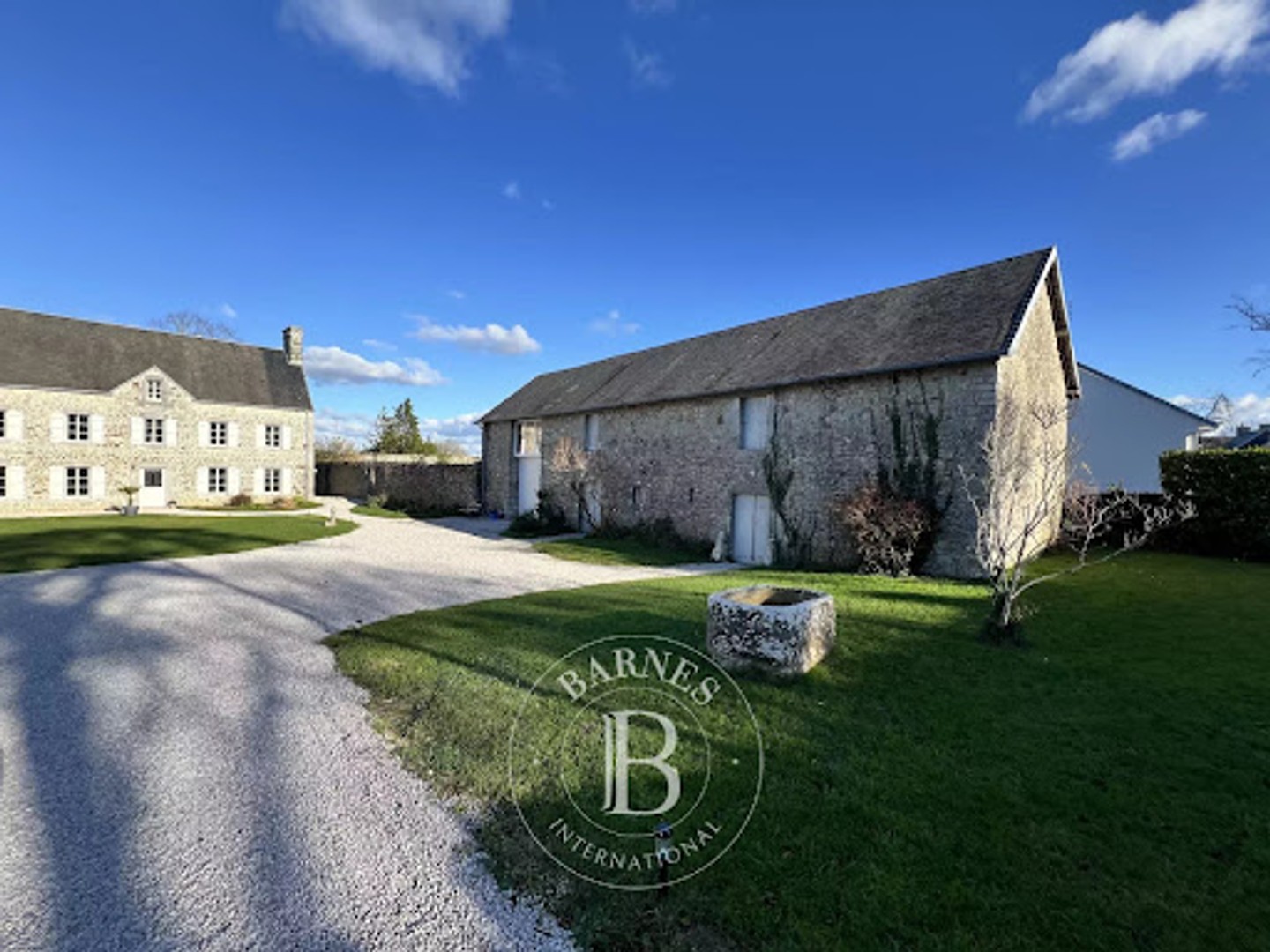 Maison à vendre - 9 pièces - 291m2 - Montmartin-Sur-Mer (50590)