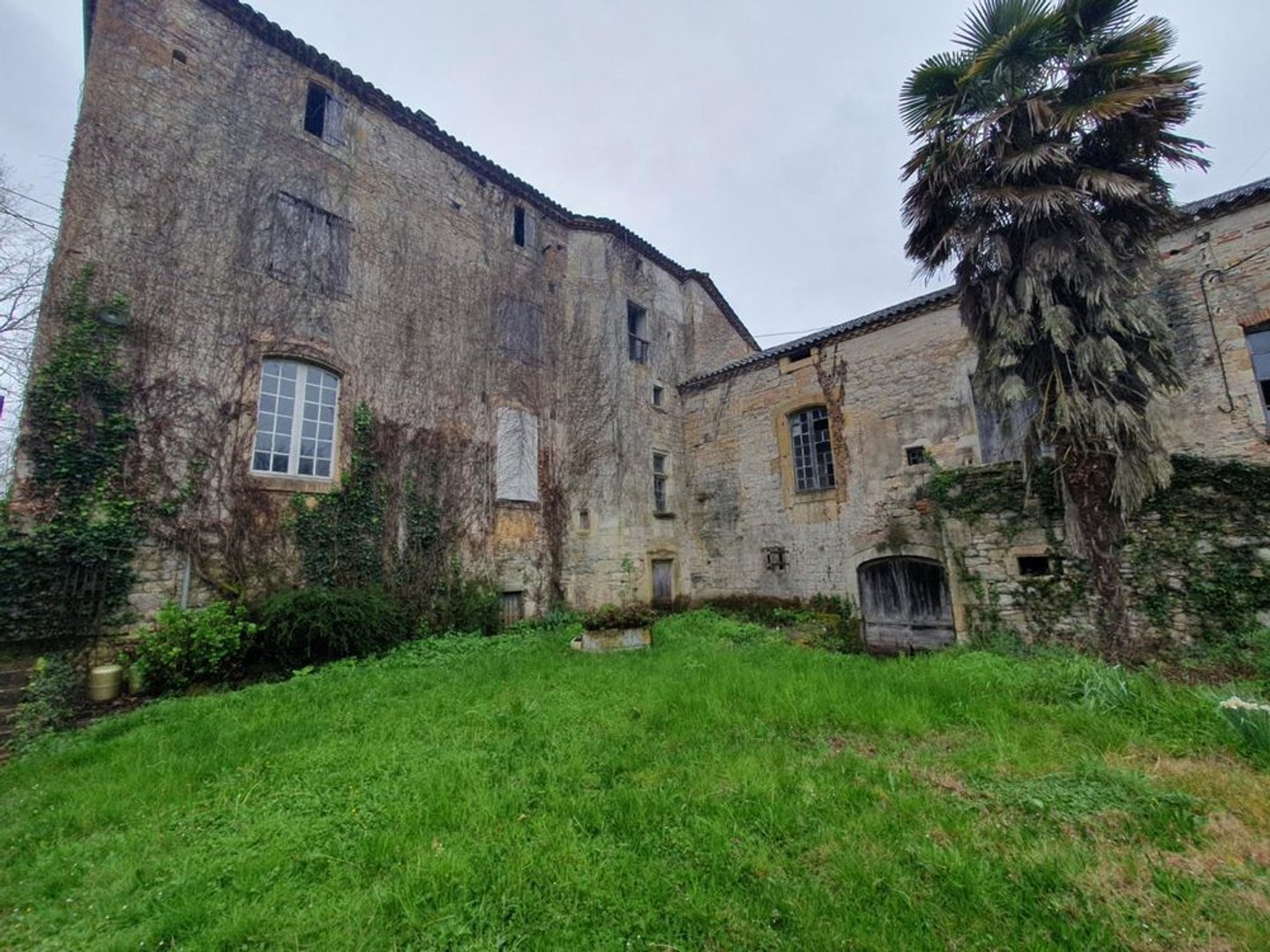 Maison à vendre - 10 pièces - 350m2 - Puy-L'évêque (46700)