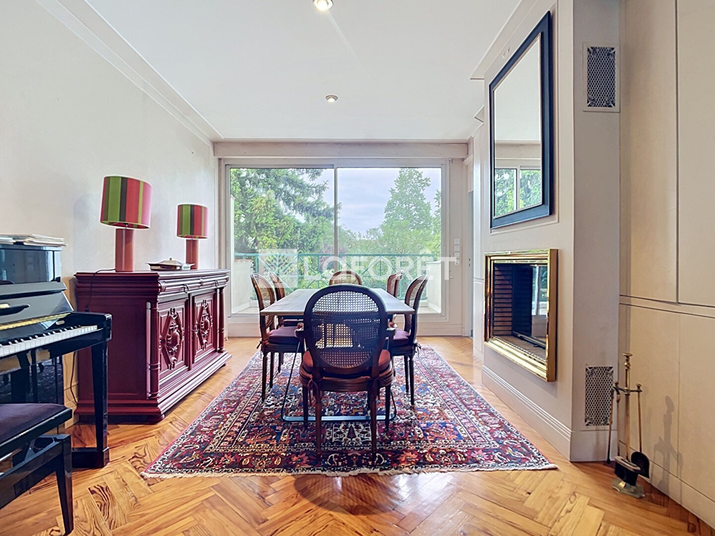 Maison 8 pièces 238 m²