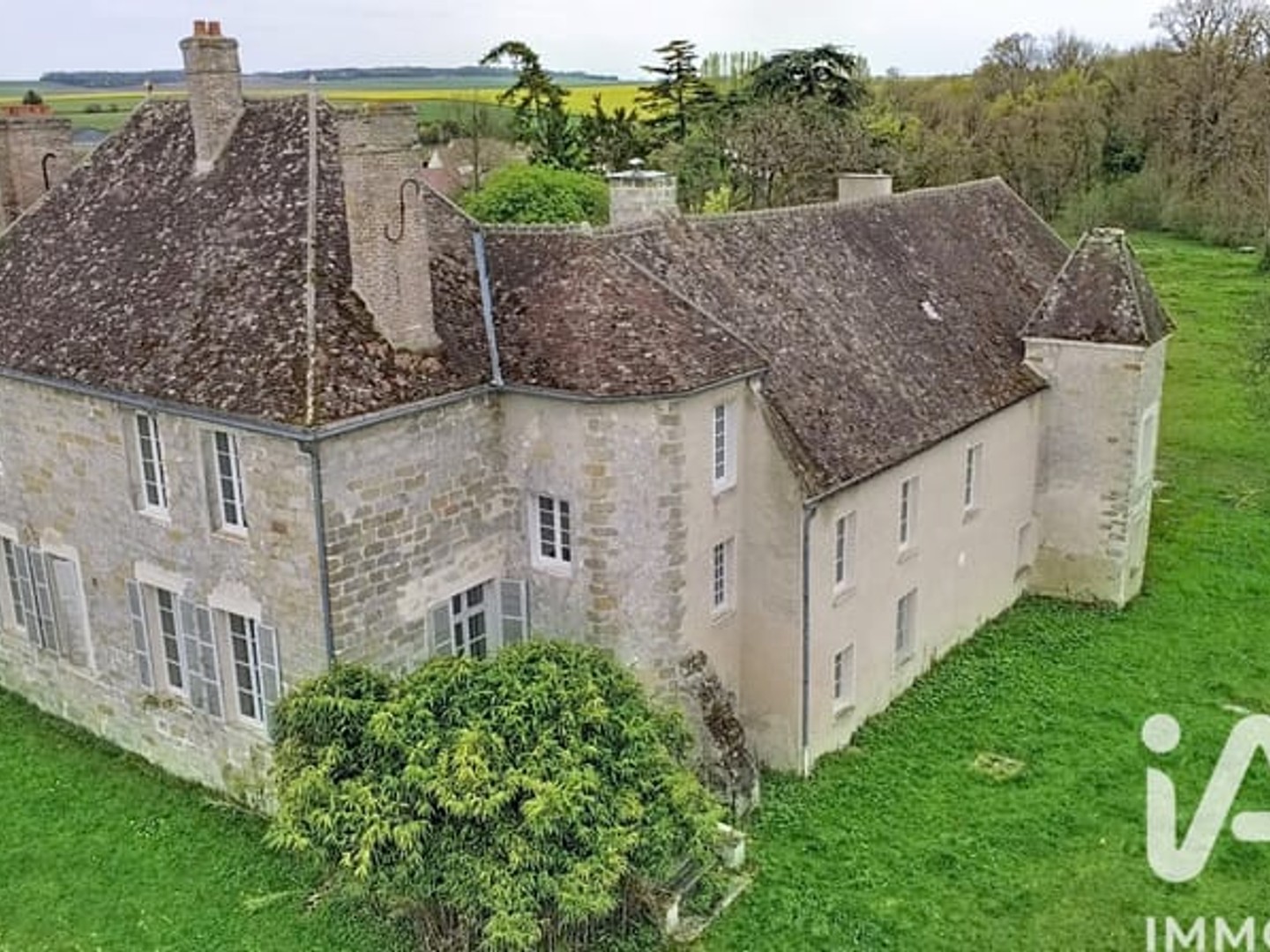 Maison à vendre - 9 pièces - 482m2 - Bazoches-Lès-Bray (77118)