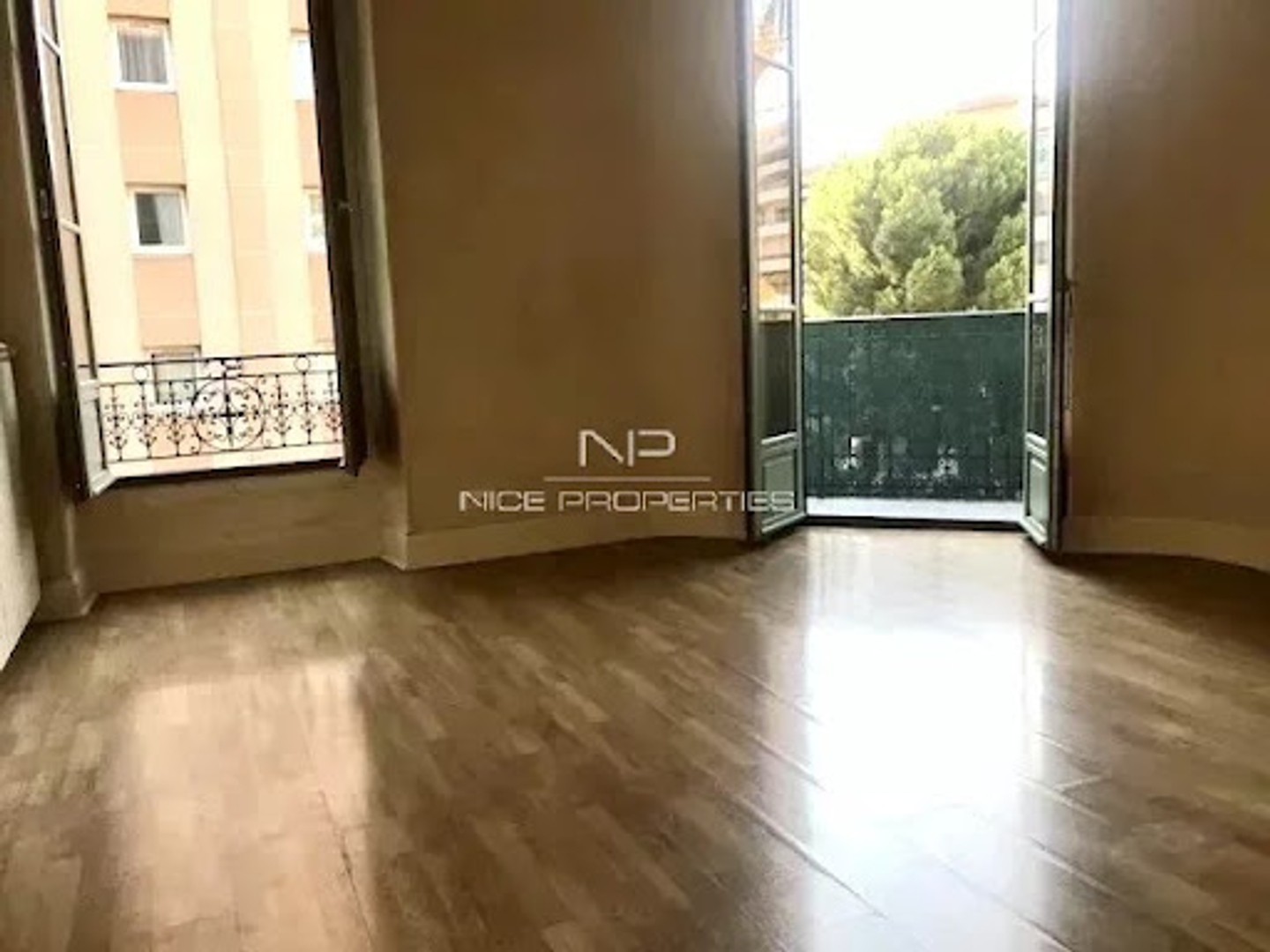 Propriété 28 pièces 663 m²