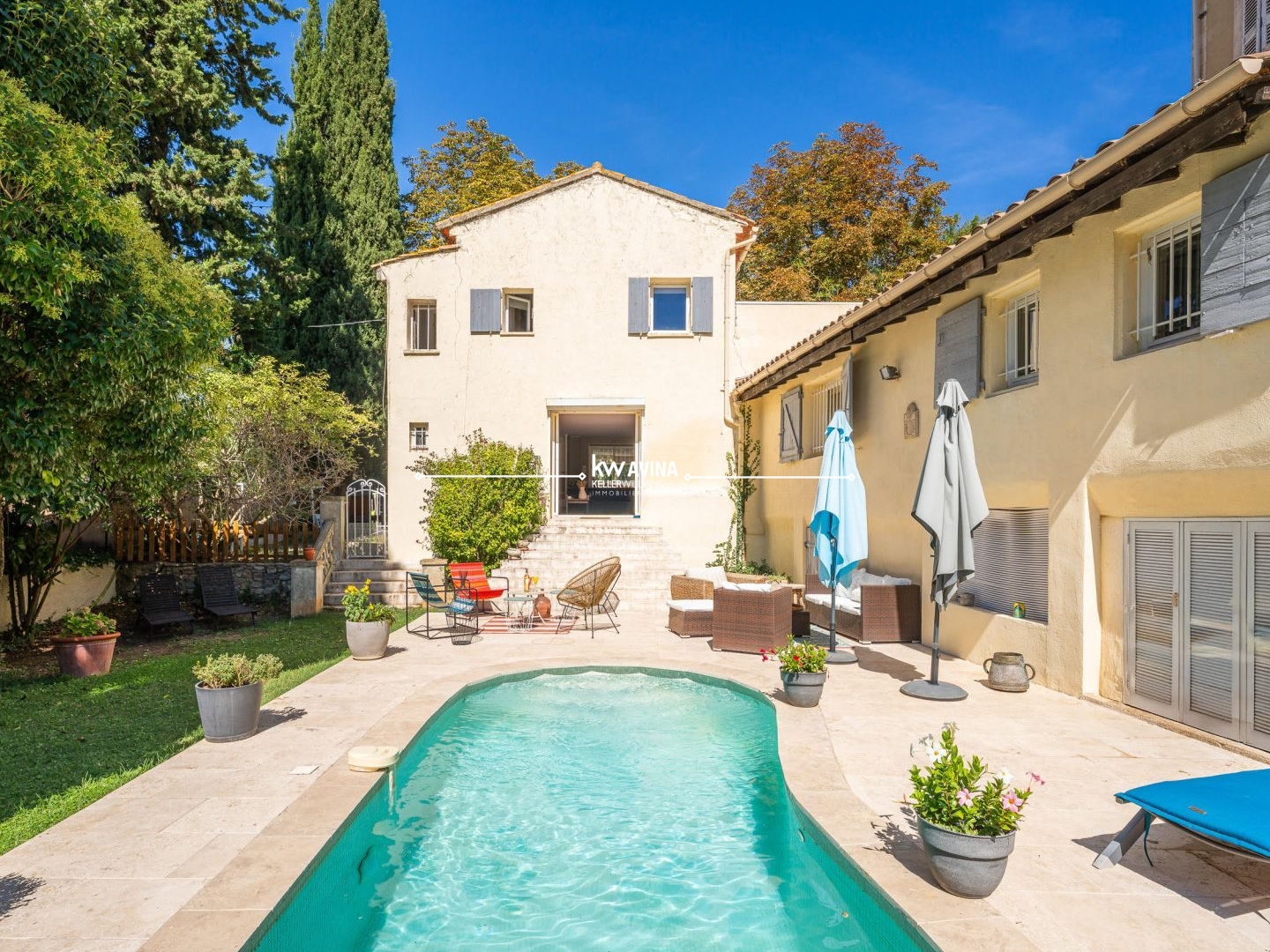 Maison à vendre - 6 pièces - 200m2 - Aix-En-Provence (13100)