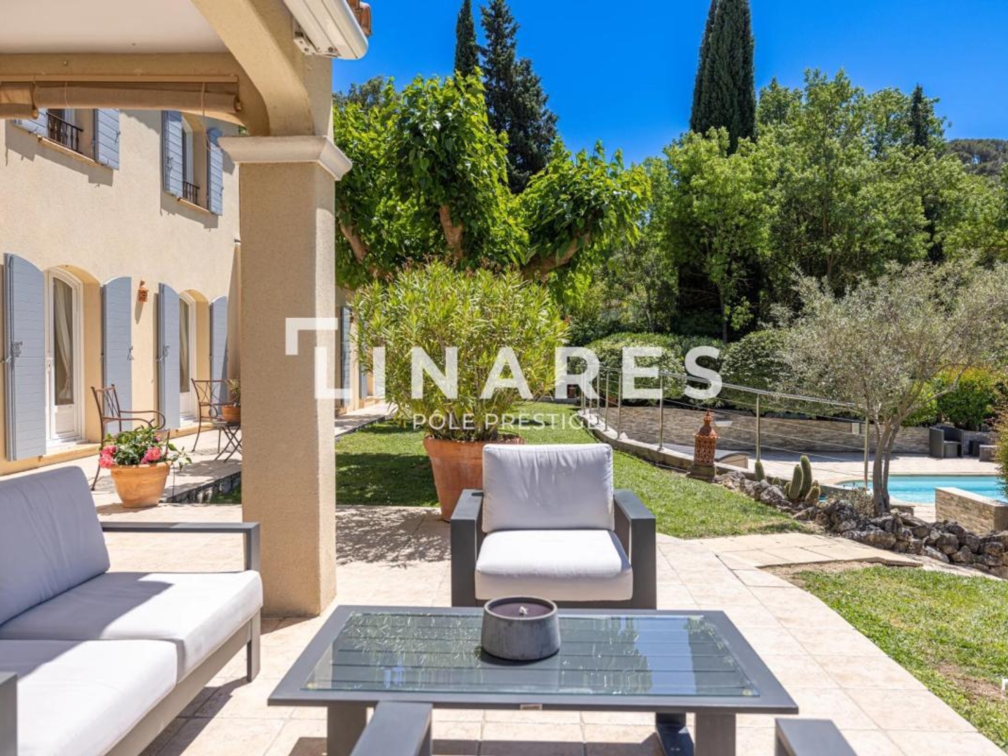 Maison à vendre - 11 pièces - 289m2 - Ventabren (13122)