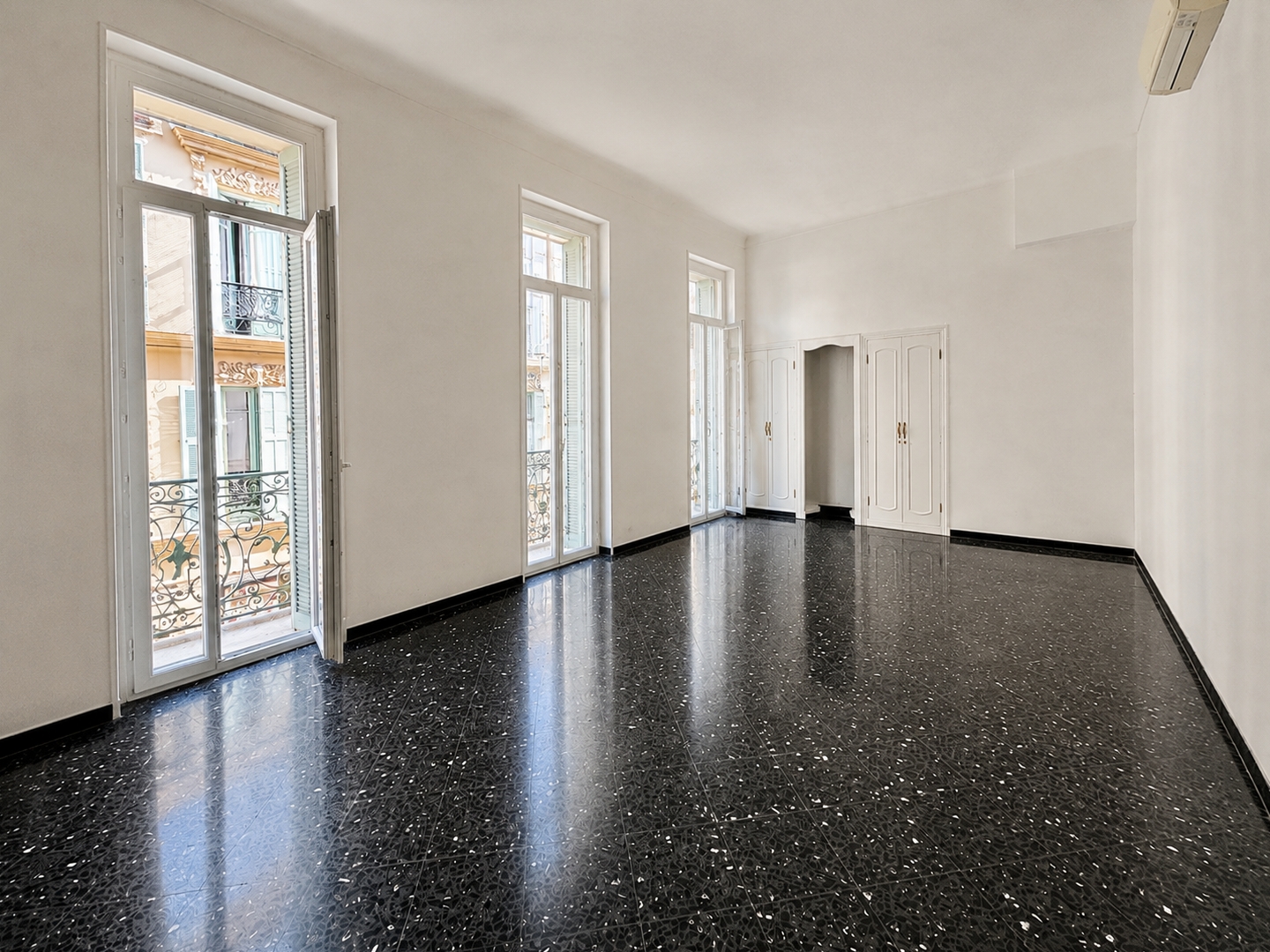 Appartement à vendre - 4 pièces - 100m2 - Nice (06000)