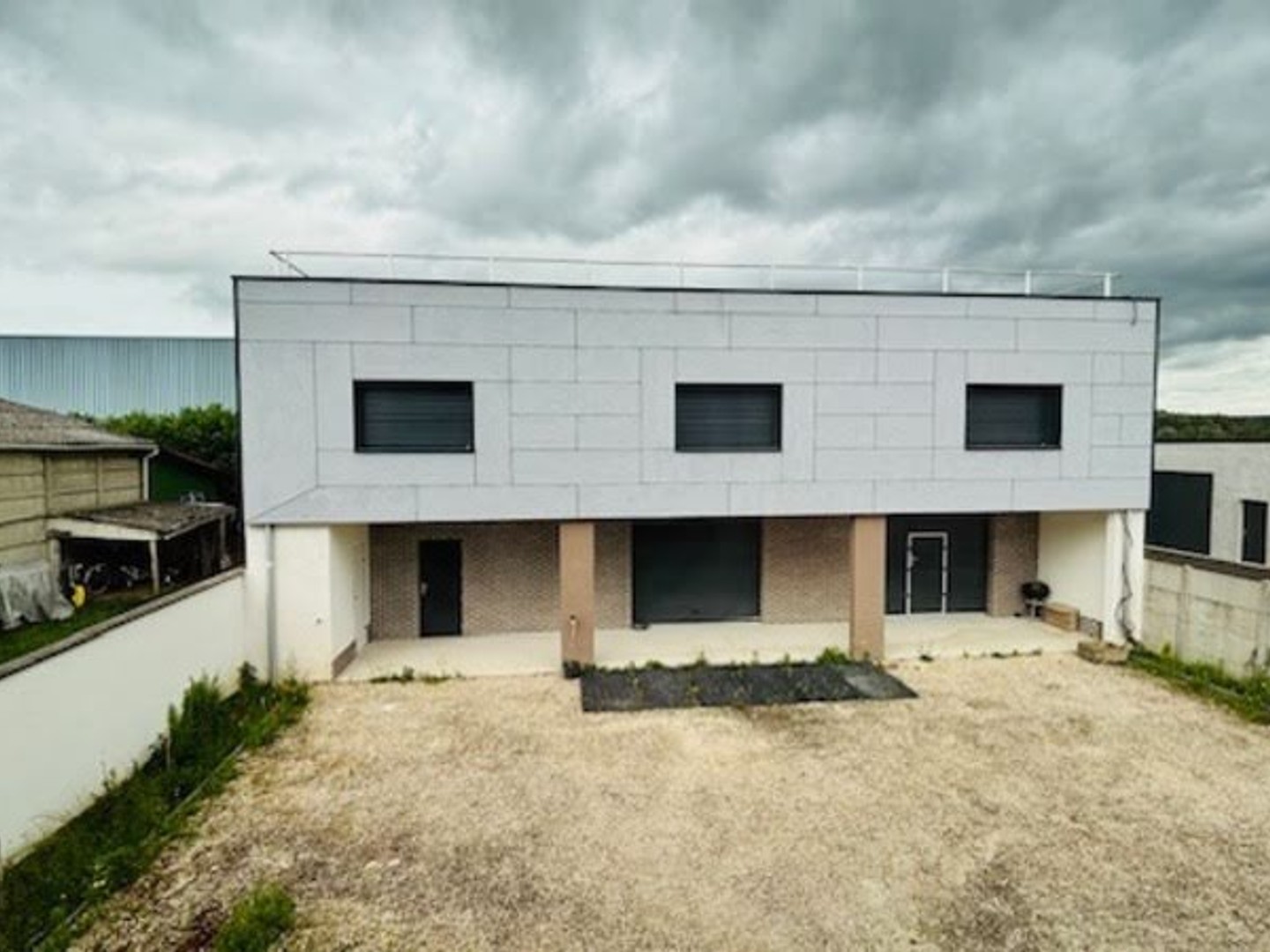 Maison 4 pièces 326 m²