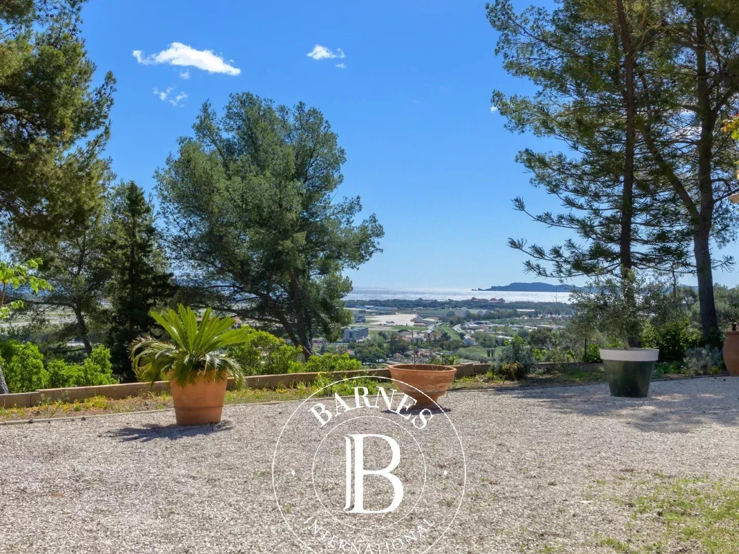 Maison à vendre - 6 pièces - 320m2 - Hyères (83400)