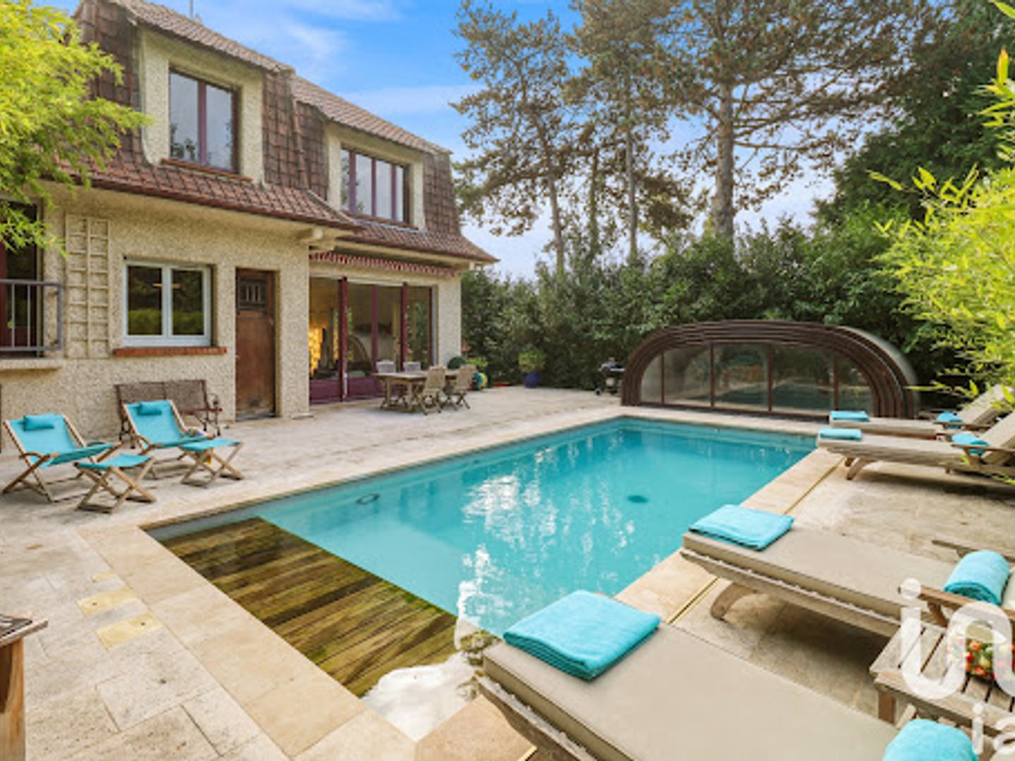 Maison 8 pièces 250 m²