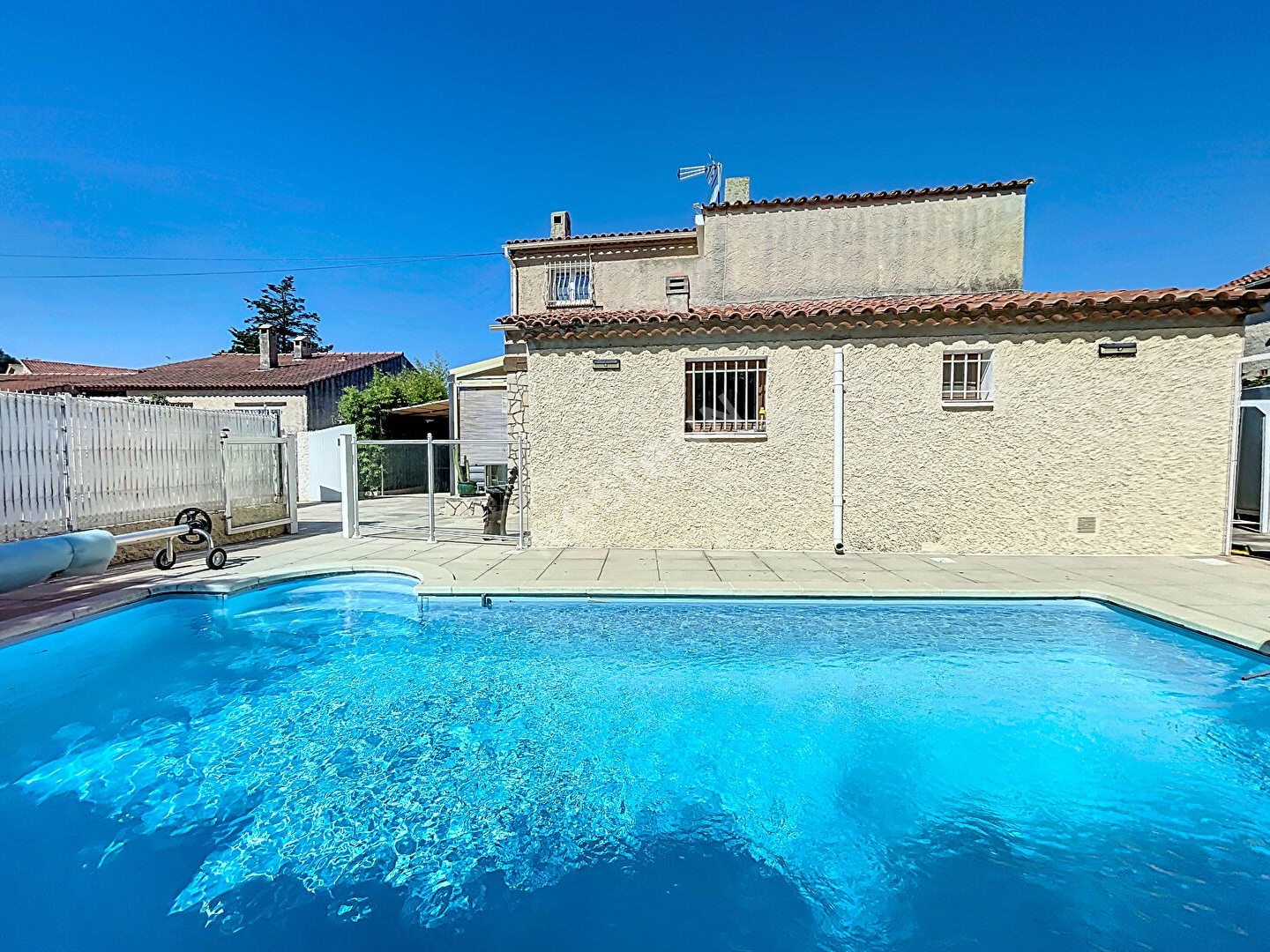 Maison à vendre - 6 pièces - 122m2 - Six-Fours-Les-Plages (83140)