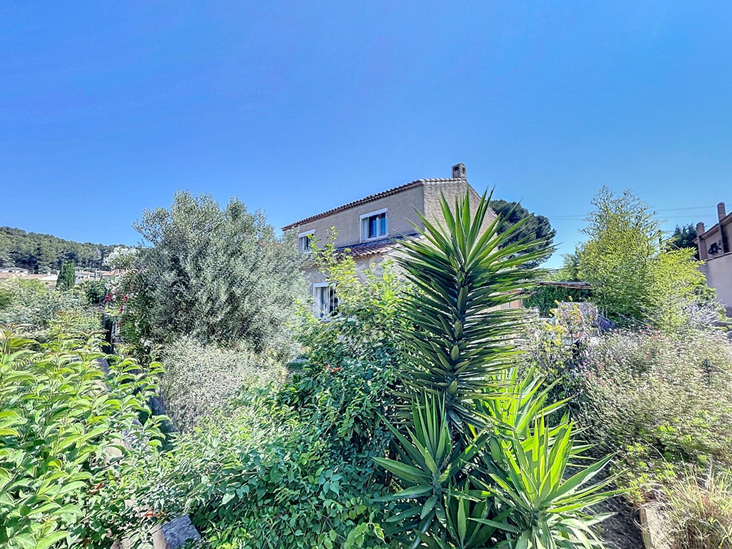 Maison à vendre - 6 pièces - 122m2 - Six-Fours-Les-Plages (83140)