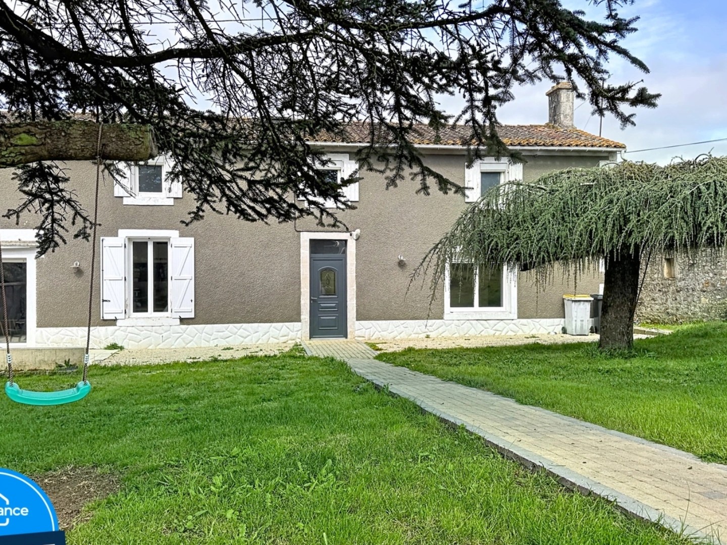 Maison à vendre - 6 pièces - 196m2 - Saint-Maixent-L'é... (79400)