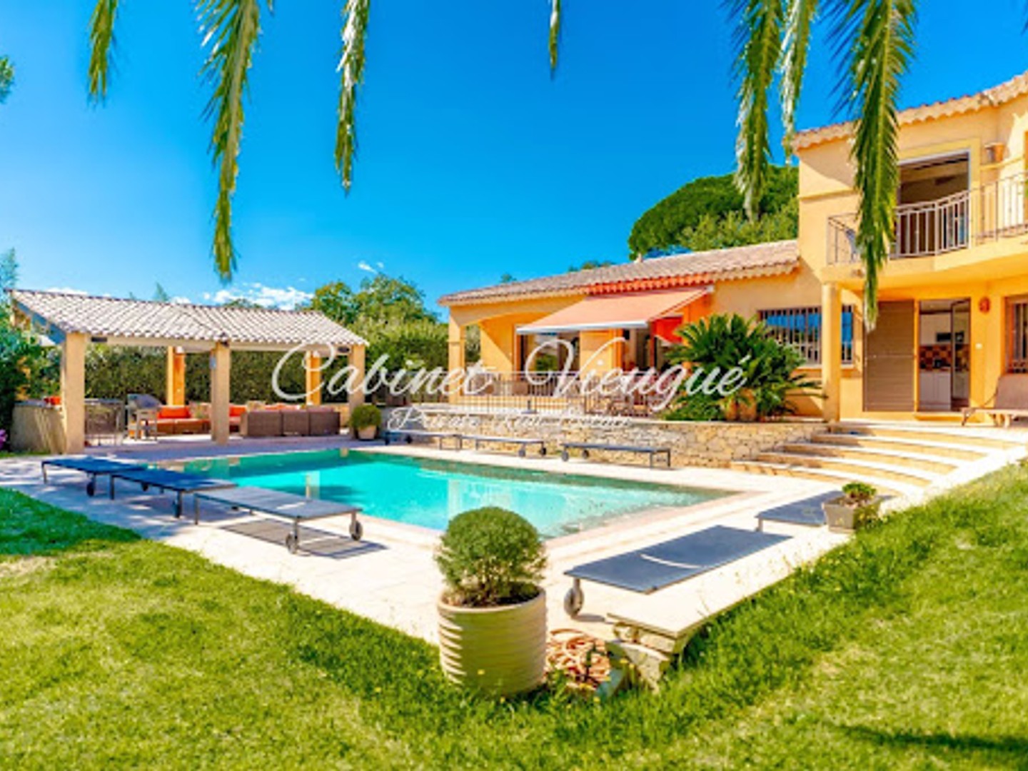 Villa 7 pièces 227 m²