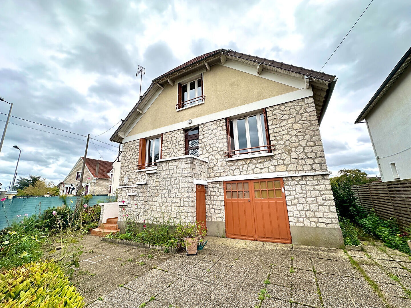 Maison à vendre - 4 pièces - 97m2 - Saint-Pierre-Lès-... (77140)