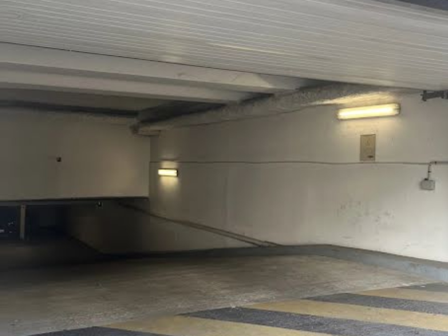 Parking / garage / box à vendre - 12m2 - Levallois-Perret (92300)