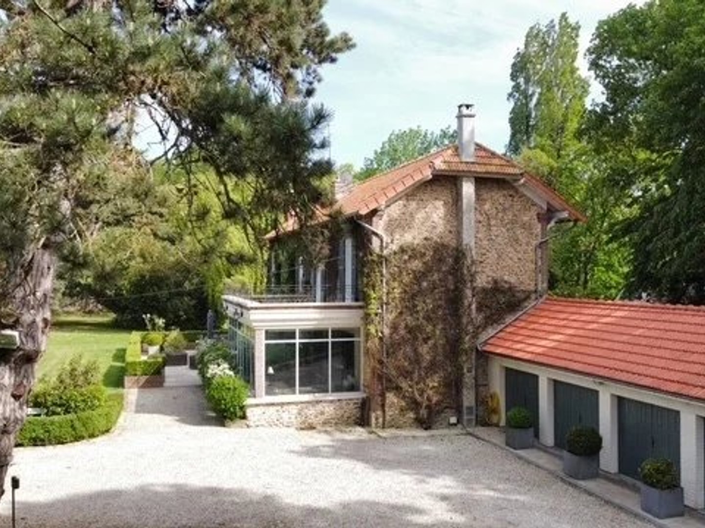 Maison à vendre - 11 pièces - 333m2 - Férolles-Attilly (77150)