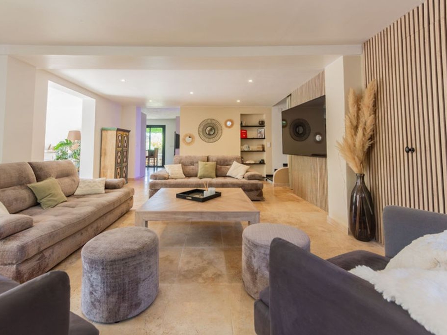 Maison à vendre - 7 pièces - 190m2 - Roquebrune-Sur-Ar... (83380)