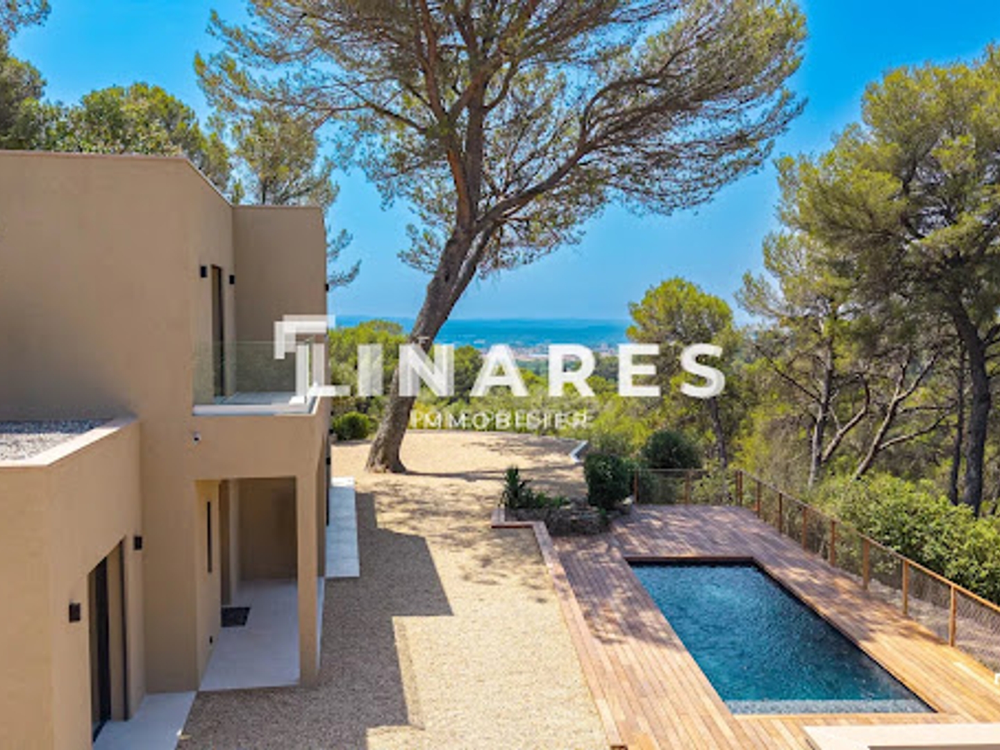 Maison à vendre - 7 pièces - 226m2 - Aix-En-Provence (13100)