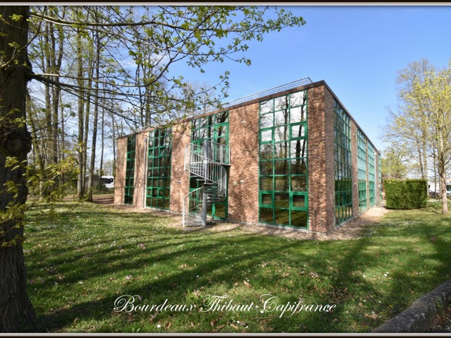 A vendre - Ensemble immobilier de bureaux à fort potentiel - Montlhéry (Essonne) 91
