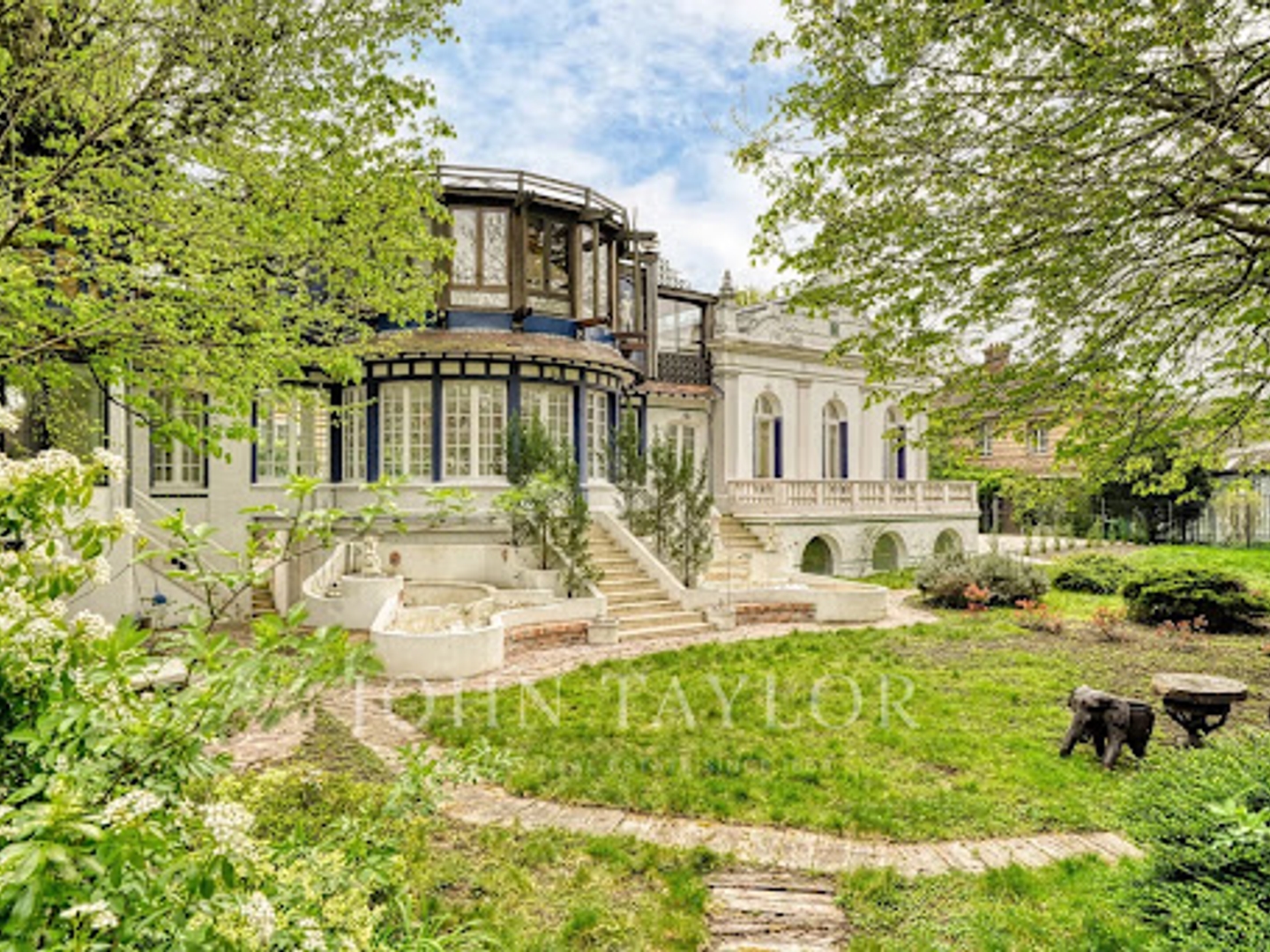 Maison 18 pièces 399 m²