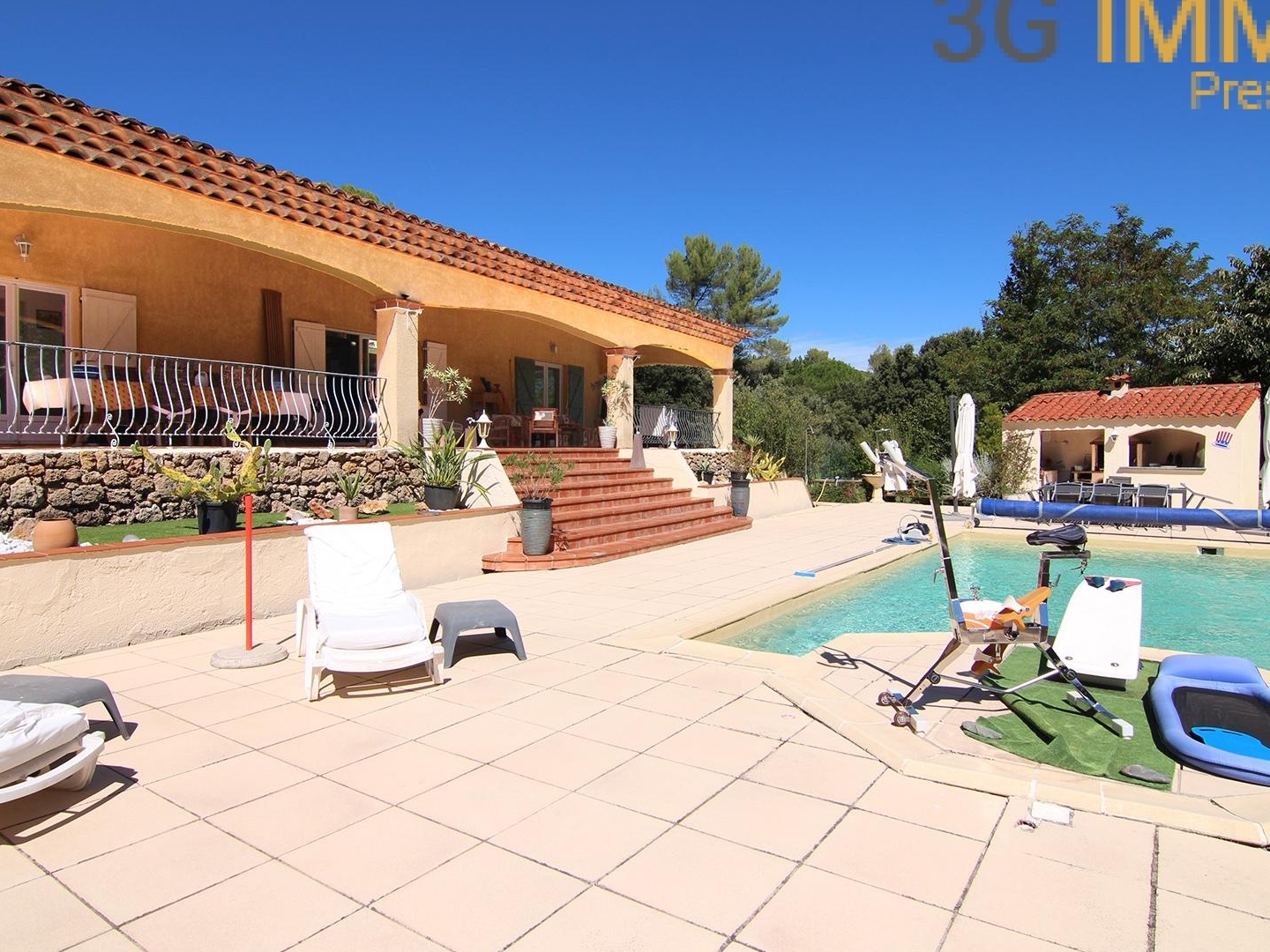 Maison à vendre - 8 pièces - 200m2 - Salernes (83690)