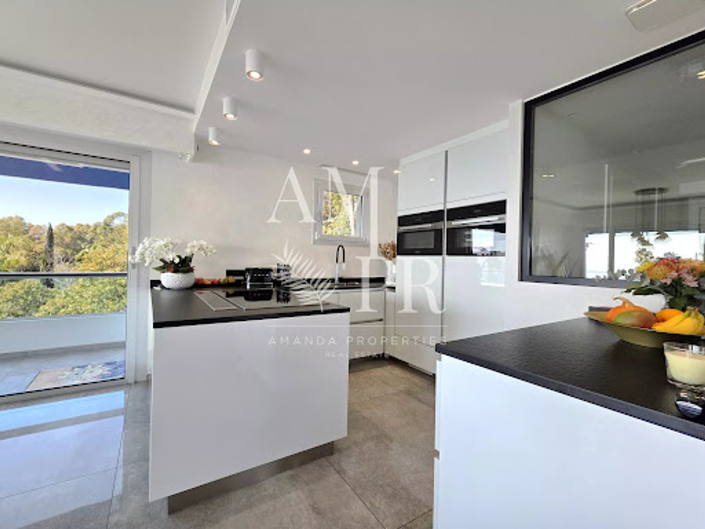 Appartement à vendre - 3 pièces - 81m2 - Vallauris (06220)