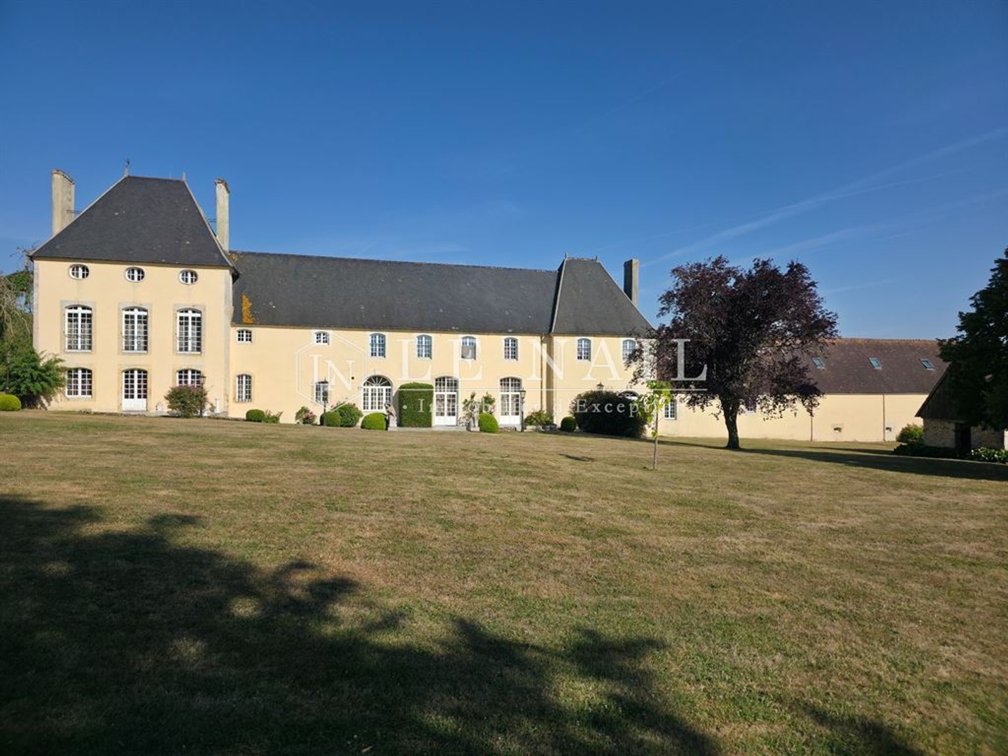 Maison à vendre - 30 pièces - 2200m2 - Falaise (14700)