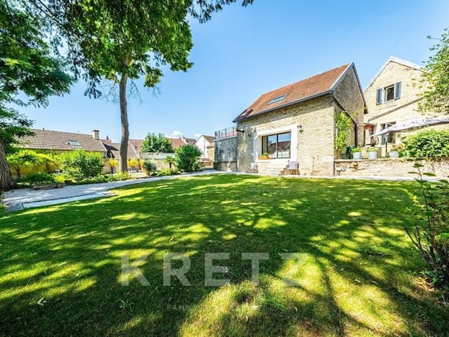 Maison 9 pièces 300 m²